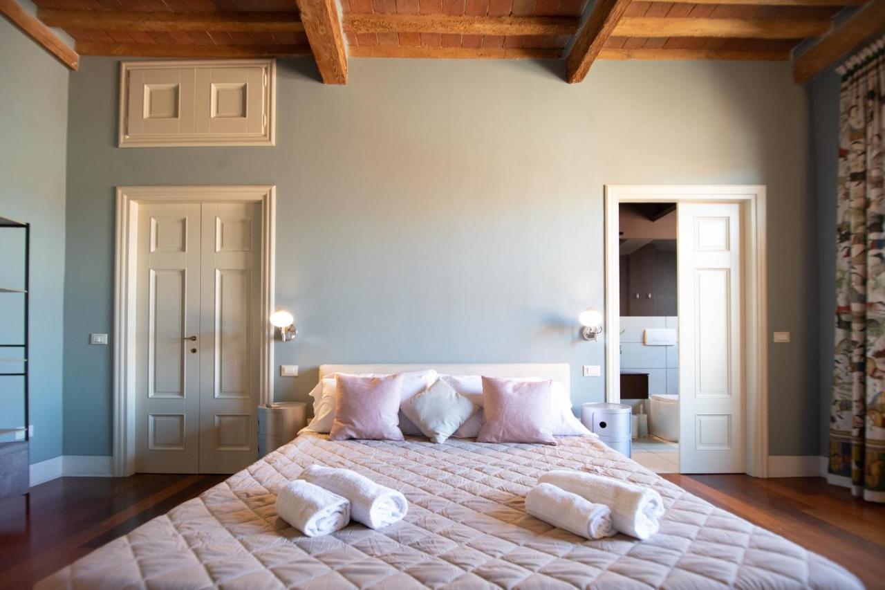 Casa Della Luce Luxury Apartment Lucca Bagian luar foto
