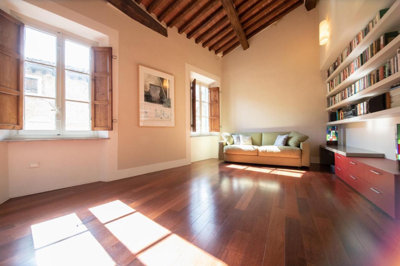 Casa Della Luce Luxury Apartment Lucca Bagian luar foto