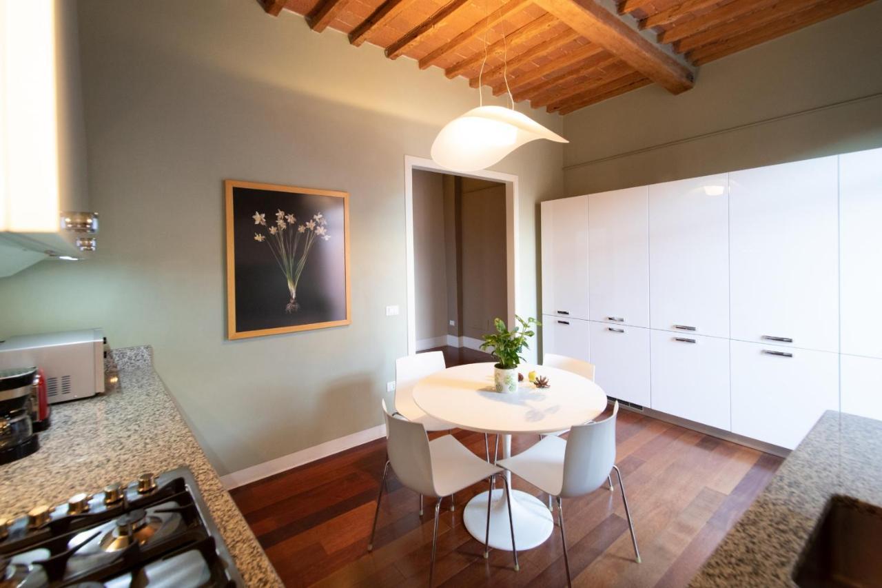 Casa Della Luce Luxury Apartment Lucca Bagian luar foto